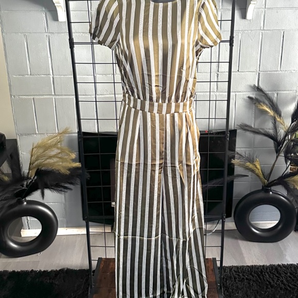 Olive/White Elastic Waist Band Pin Striped Jumpsuit - Picture 3 of 8